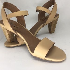 Lucky Brand Stacked Heel Shoes Tan Size 7.5